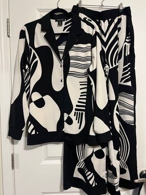 Rachel Zoe Black & White Graphic Collared Set